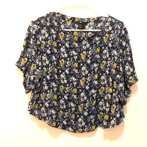 Slightly cropped blue & yellow short sleeve blouse